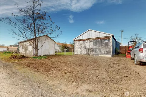 Exterior - 1572 E Alder St, Walla Walla, WA 99362 photo 4 of 7