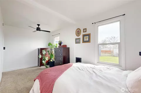Bedroom - 1572 E Alder St, Walla Walla, WA 99362 photo 6 of 8