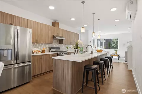 15865 NE 14th Rd, Bellevue, WA 98008