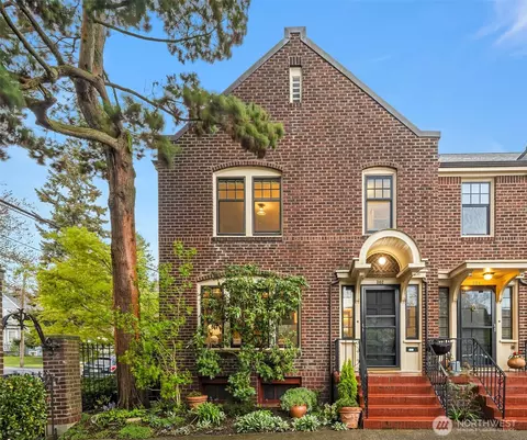 4800 Fremont Ave N #202, Seattle, WA 98103