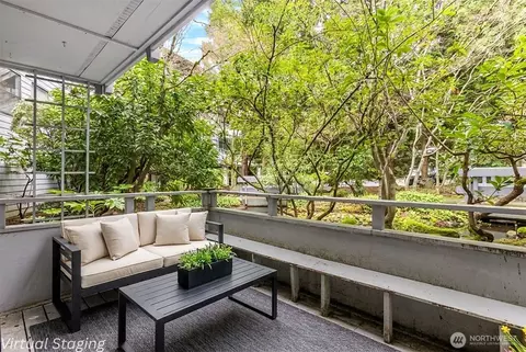 7930 SE 34th St #203, Mercer Island, WA 98040