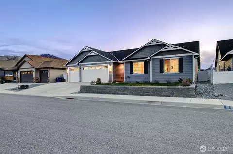 479 Sunny Brooke Ln, Chelan, WA 98816
