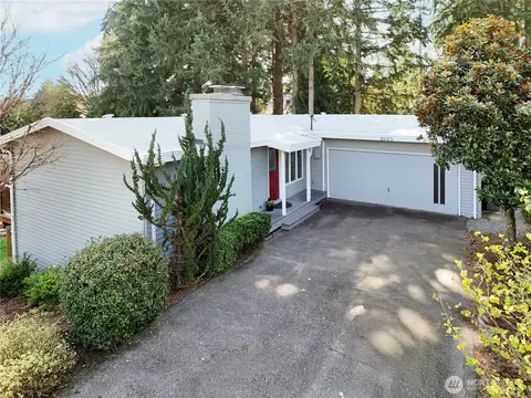 9425 NE 181st Ln, Bothell, WA 98011