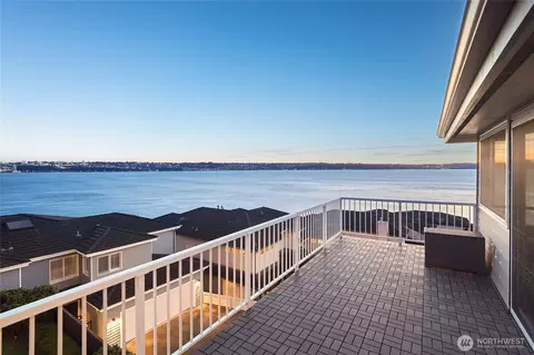 6412 E Side Dr NE #S, Tacoma, WA 98422