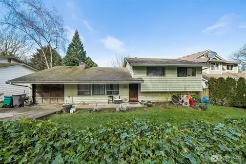 28425 15th Pl S, Federal Way, WA 98003