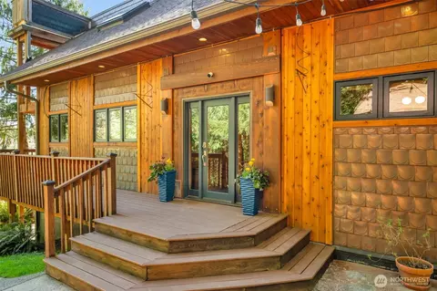 1438 Ann St NE, Olympia, WA 98506