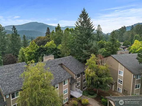 200 Mt Park Blvd SW #A103, Issaquah, WA 98027