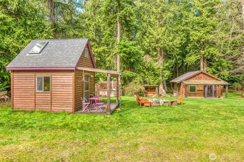 Exterior - 653 Cedar Hill Rd, Eastsound, WA 98245 photo 6 of 9