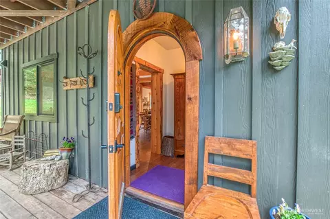 Entry Way - 653 Cedar Hill Rd, Eastsound, WA 98245 photo 1 of 3