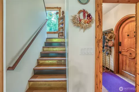 Entry Way - 653 Cedar Hill Rd, Eastsound, WA 98245 photo 2 of 3