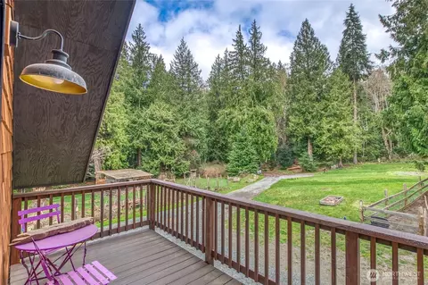 Exterior - 653 Cedar Hill Rd, Eastsound, WA 98245 photo 3 of 9