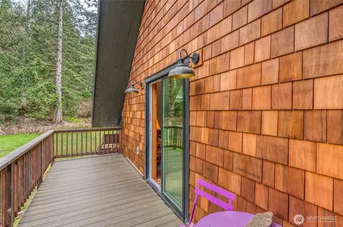 Exterior - 653 Cedar Hill Rd, Eastsound, WA 98245 photo 4 of 9