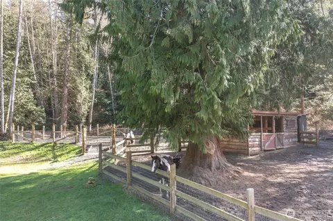 Exterior - 653 Cedar Hill Rd, Eastsound, WA 98245 photo 9 of 9