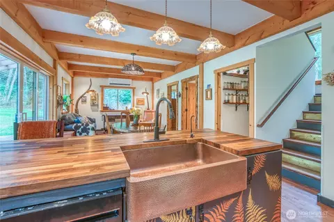 Kitchen - 653 Cedar Hill Rd, Eastsound, WA 98245 photo 3 of 5