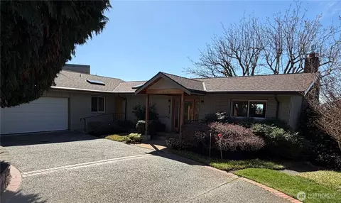 6247 82nd Ave SE, Mercer Island, WA 98040