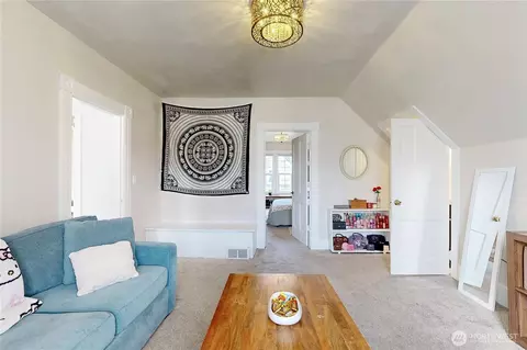 Living - 345 E Birch St, Walla Walla, WA 99362 photo 2 of 2