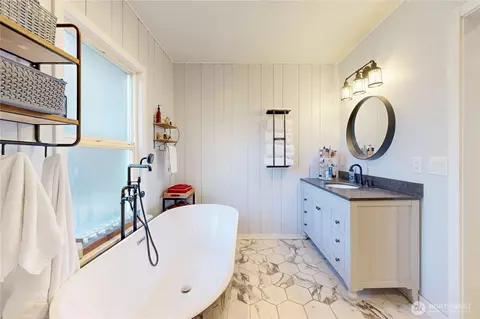 Bath - 345 E Birch St, Walla Walla, WA 99362 photo 5 of 7
