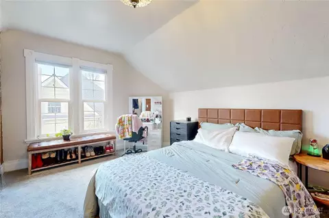 Bedroom - 345 E Birch St, Walla Walla, WA 99362 photo 4 of 4