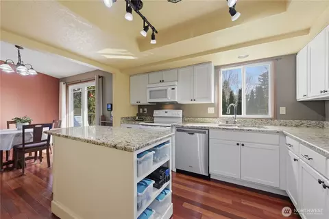 Kitchen - 17507 29th Dr SE, Bothell, WA 98012 photo 1 of 2