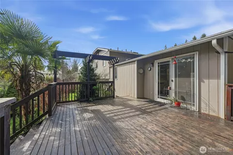 Exterior - 17507 29th Dr SE, Bothell, WA 98012 photo 3 of 4