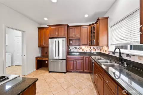 Kitchen - 40 Coral Dr, Sequim, WA 98382 photo 2 of 5