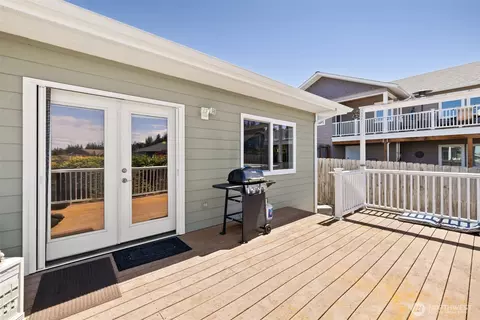 Exterior - 40 Coral Dr, Sequim, WA 98382 photo 5 of 13