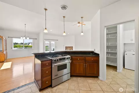 Kitchen - 40 Coral Dr, Sequim, WA 98382 photo 3 of 5