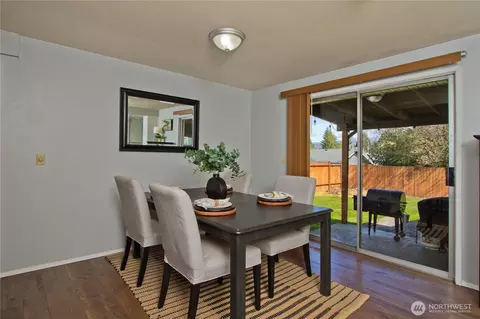 Dining - 1867 Clovercrest St, Enumclaw, WA 98022 photo 3 of 3