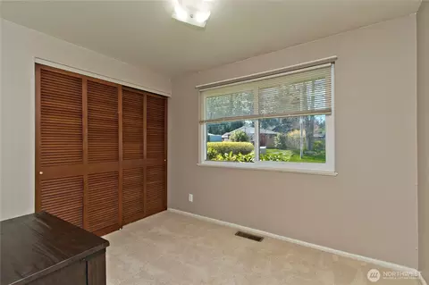 Bedroom - 1867 Clovercrest St, Enumclaw, WA 98022 photo 3 of 3