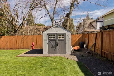 Exterior - 1867 Clovercrest St, Enumclaw, WA 98022 photo 7 of 8