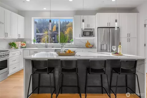 10630 E Riverside Dr, Bothell, WA 98011