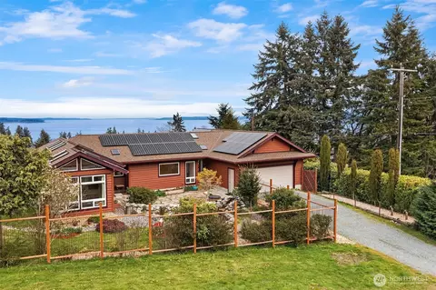 11501 103rd Ave SW, Vashon, WA 98070