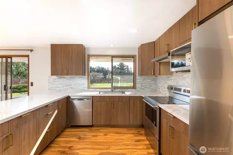 Kitchen - 43 Rondale Dr, Sequim, WA 98382 photo 3 of 4