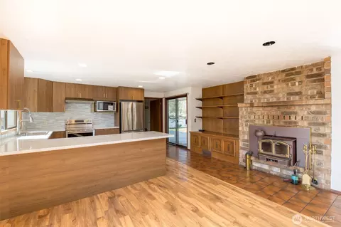 Kitchen - 43 Rondale Dr, Sequim, WA 98382 photo 2 of 4