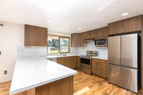Kitchen - 43 Rondale Dr, Sequim, WA 98382 photo 4 of 4