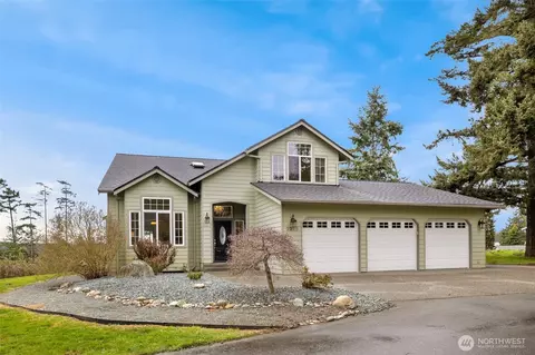 2255 Aviator Ln, Oak Harbor, WA 98277