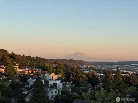 5560 15th Ave S, Seattle, WA 98108