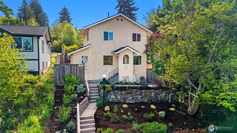 5620 38th Ave SW, Seattle, WA 98126