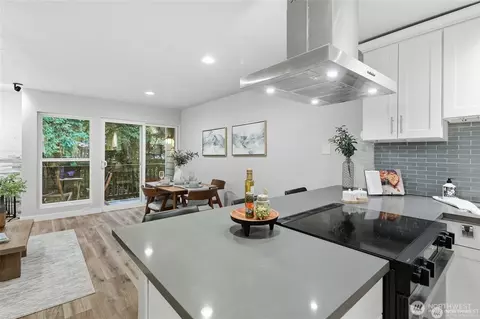 1940 N Northgate Way, Seattle, WA 98133
