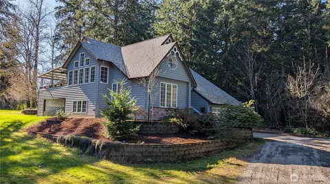 16827 41st St E, Lake Tapps, WA 98391