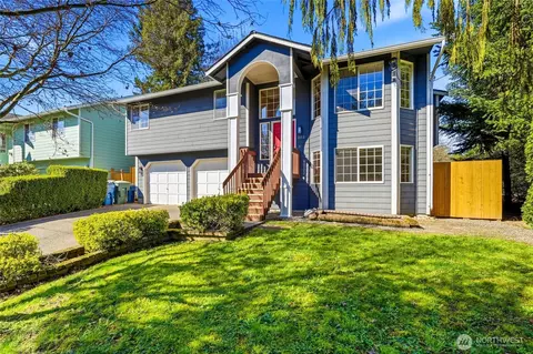 212 9th St, Snohomish, WA 98290