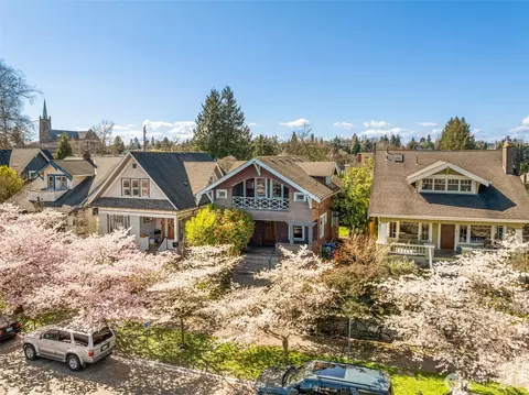 5519 12th Ave NE, Seattle, WA 98105