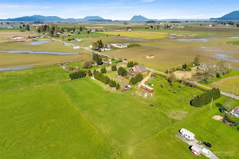 16068 Field Rd, Bow, WA 98232