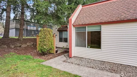 14600 SE 176th St #J5, Renton, WA 98058