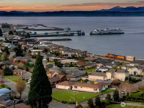 216 Caspers St, Edmonds, WA 98020