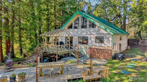 1525 Columbia Vista Dr, Point Roberts, WA 98281