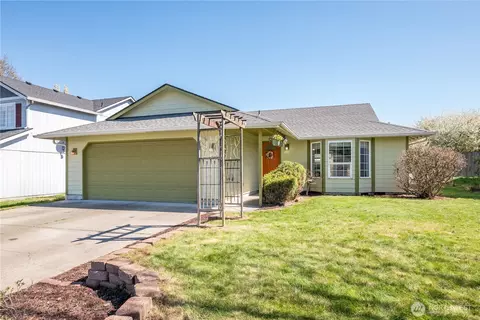 121 Adams Dr, Kelso, WA 98626