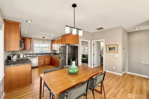 Dining - 3111 Norton Ave #C, Everett, WA 98201 photo 1 of 2