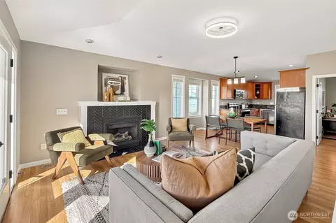 Living - 3111 Norton Ave #C, Everett, WA 98201 photo 5 of 5