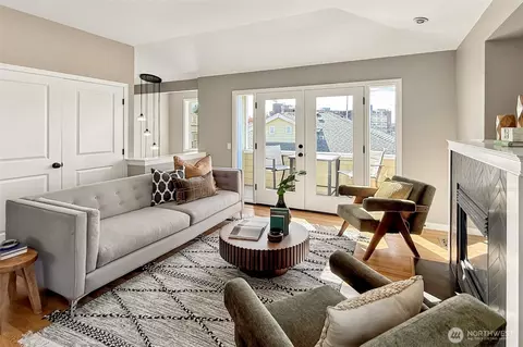 Living - 3111 Norton Ave #C, Everett, WA 98201 photo 4 of 5